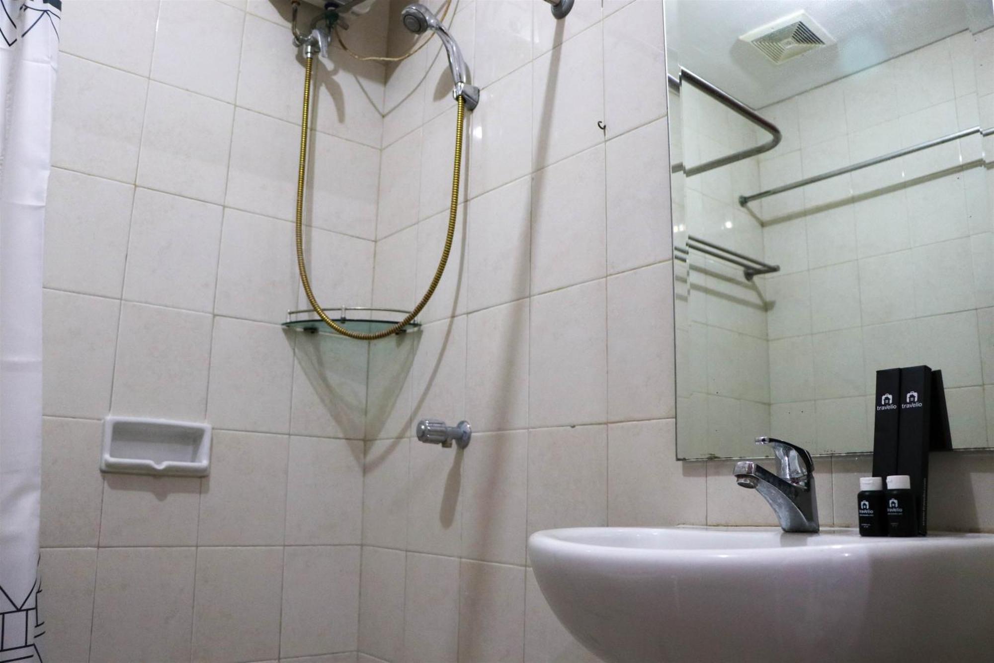 Tranquil And Cozy 1br At Thamrin By Travelio * Jakarta